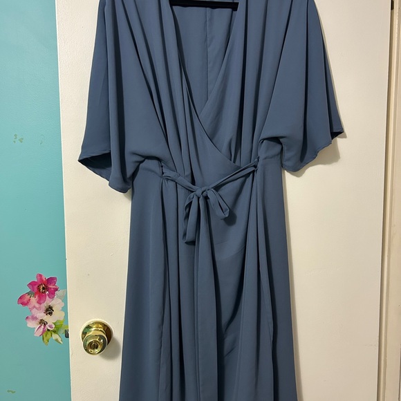 Elegant Blue Midi Wrap Dress - Picture 2 of 7